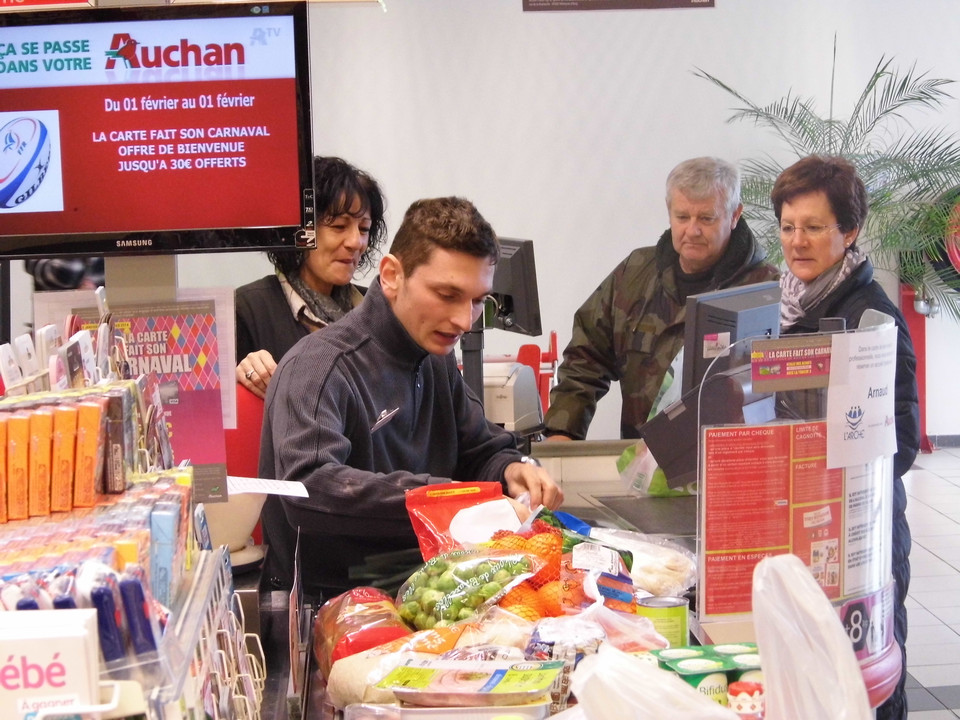 handicap mental et grande distribution_L'Arche en agenais et Auchan