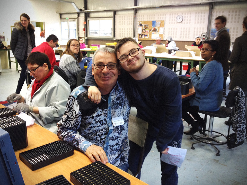 axa-atout-cur-a-larche-a-trosly-avec-les-personnes-ayant-un-handicap-mental